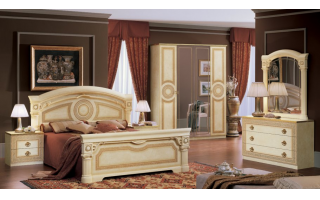 Görög stílusú, klasszikus ágy, mely magasfényű bézs színben is lehet rendelni. Ión oszlopok és meander díszítik.