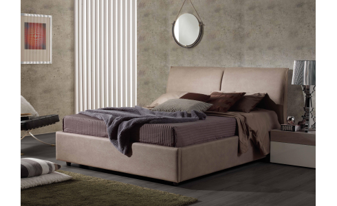 Romeo ágyneműtartós ágy design, modern. Az egyszerű fejvég párnarésze két részre osztott, kecsesen ívelt panelre varrt. Az ágykeret szögletes, komfortos és tetszetős. rendelhető a Lineaflex Olasz Bútoráruházban.