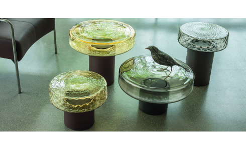 Murano különleges formavilágú üveg asztal.