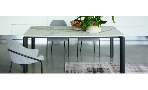 Ellipse modern asztal, amely ötvözi az olasz dizájnt és a funkcionalitást.