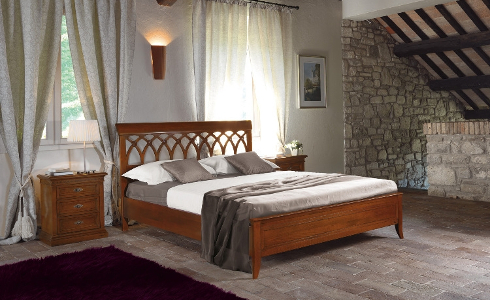 Tradicionális módszerekkel, fából készített olasz ágyak.