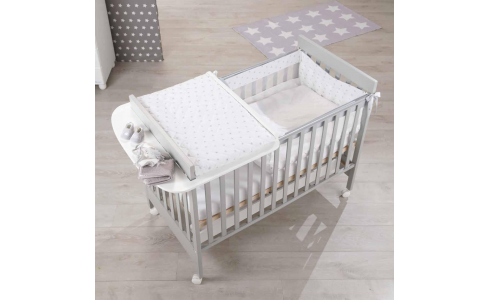 Homi Baby Space babaágy 3:1-ben, hiszen nem csak kiságy, hanem pelusozó és bölcső is egyben. Funkcionálisan az egyik legkeresettebb termék, mely 3 féle színben rendelhető.
