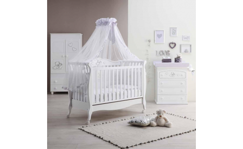 Elegant Sofa klasszikus babaágy maci és szivecskével díszített, fehér vagy elefántcsontszínben rendelhető olasz termék.
