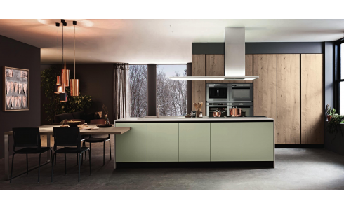 Aura 6 modern konyha brilliáns megoldást kínál. A matt festett homokszínű felület és a csomós tölgy furnér egymás mellett nagyon jól mutat. A lábazat és a GOLA-s fogantyú elegáns titán színben is rendelhető.