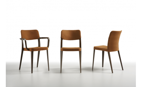 Nené modern szék 10 féle módon rendelhető tömör fa vagy polipropilén vázzal és színes anyagokkal kombinálva rendelhető.