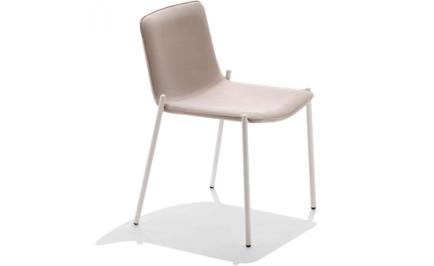 Trampoliere modern, egymásba rakható szék lábai krómozott vagy festett acélból készülnek. Az ülőfelület lehet kárpitozott, de kültéri használat esetén lehetséges teljesen fémből rendelni.