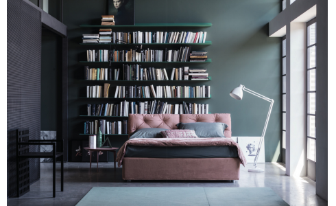 Flock modern kárpitos ágy kimondottan alkalmas egy jó könyv olvasásához vagy filmnézéshez hiszen a fejvég puha, tűzött párnái egy mozdulattal kényelmes pozícióba dönthetőek. Többféle színben és méretben rendelhető termék.