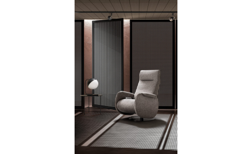 Fusion íves oldalú relax fotel minden kényelmet kiszolgál, mely kizárólag szövet bevonóval rendelhető, akár távirányítóval is.