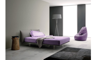 Curious modern olasz kárpitos ágy több színben, több kárpitkategóriában rendelhető bútoráruházunkban.