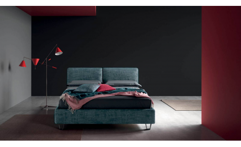 Form modern olasz kárpitos ágy relax funkciós fejvéggel több színben rendelhető bútoráruházunkban.