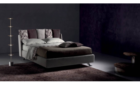Fun modern olasz kárpitos ágy több színben, több kárpitkategóriában rendelhető bútoráruházunkban.
