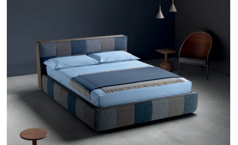 Square modern olasz kárpitos ágy több színben, több kárpitkategóriában rendelhető bútoráruházunkban.